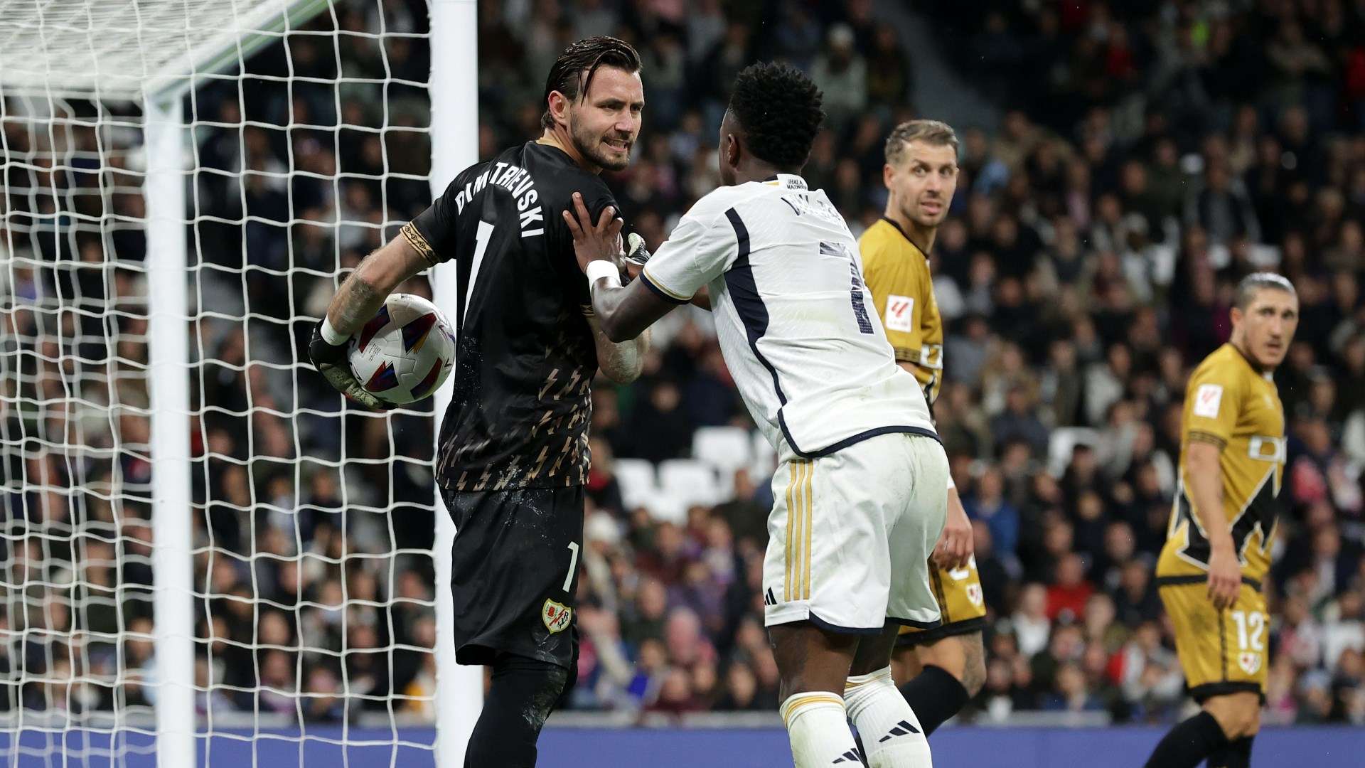 Stole Dimitrievski, Vinicius Junior, Real Madrid vs. Rayo Vallecano 05112023