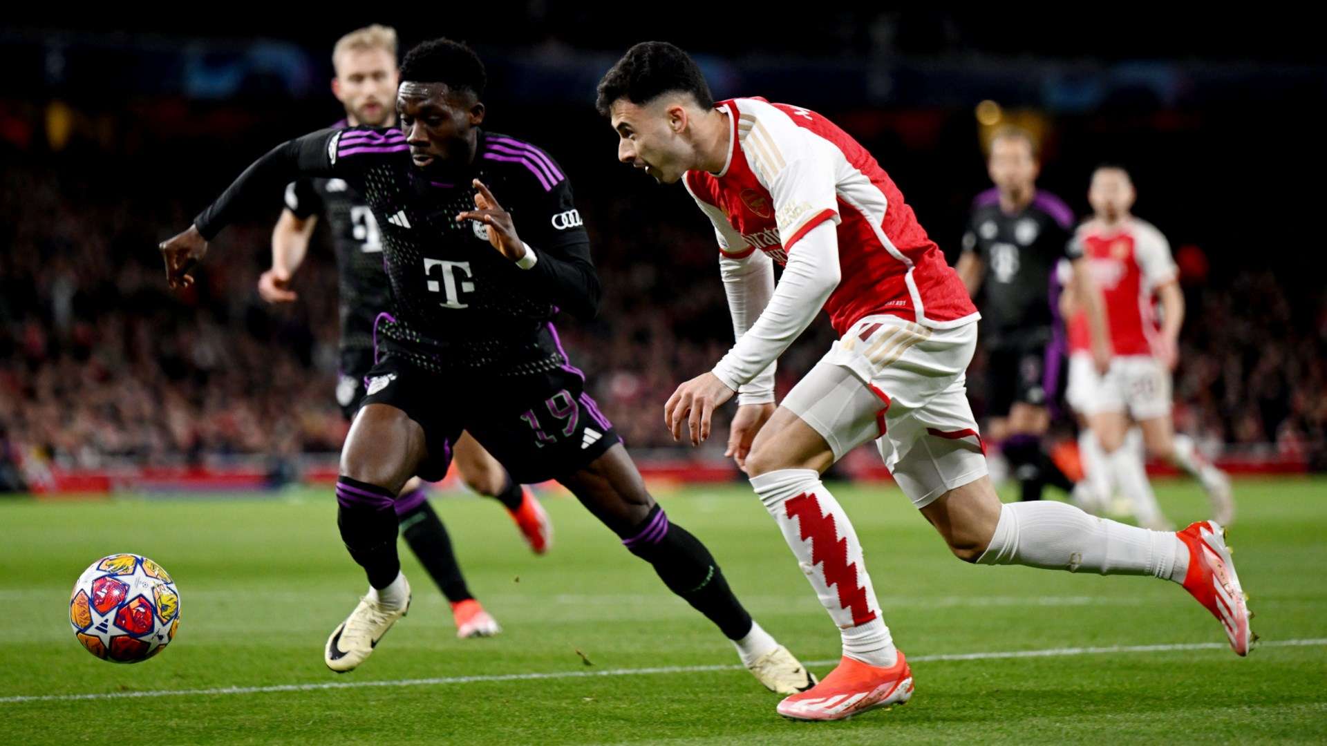 Alphonso Davies Gabriel Martinelli Arsenal Bayern Munich Champions League 2023-24