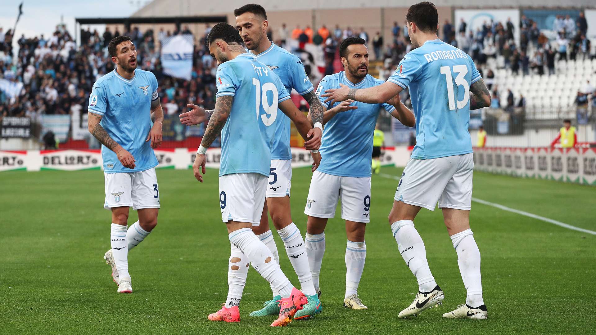 Lazio celebrating