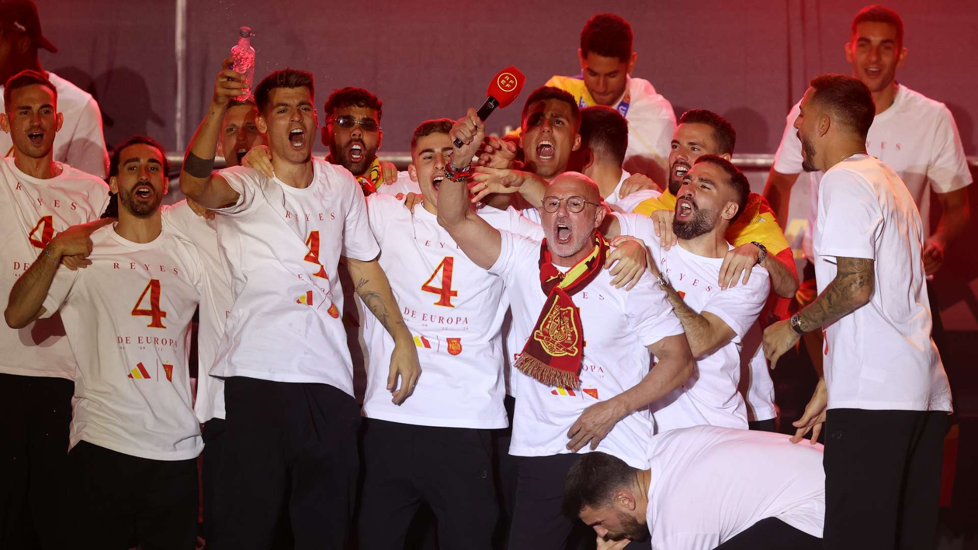 Spain celebrate Euro 2024