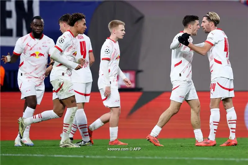 النور يسطع في الموسم المظلم .. الاتحاد ينتزع بطولة من الهلال وأنمار الحائلي يحتفل! | 