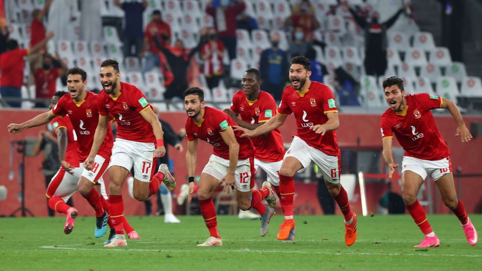 هل يتعاقد مانشستر يونايتد مع لاعب وسط لتعويض غياب اريكسن ؟ 