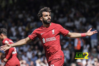 فايزة العمارى تتقدم عائلة كيليان مبابى فى حفل تقديمه مع ريال مدريد 