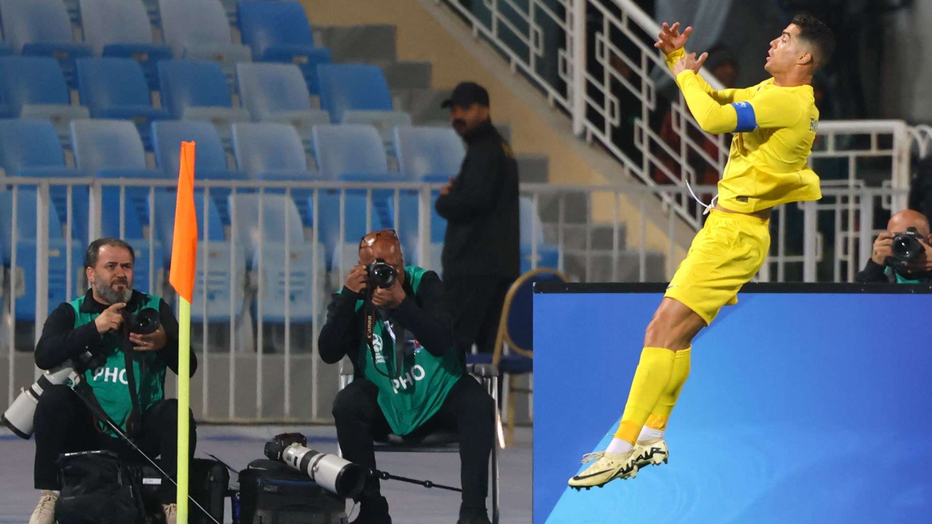 ديربي مانشستر.. حضور جماهيري كبير في ملعب ويمبلي اليوم 