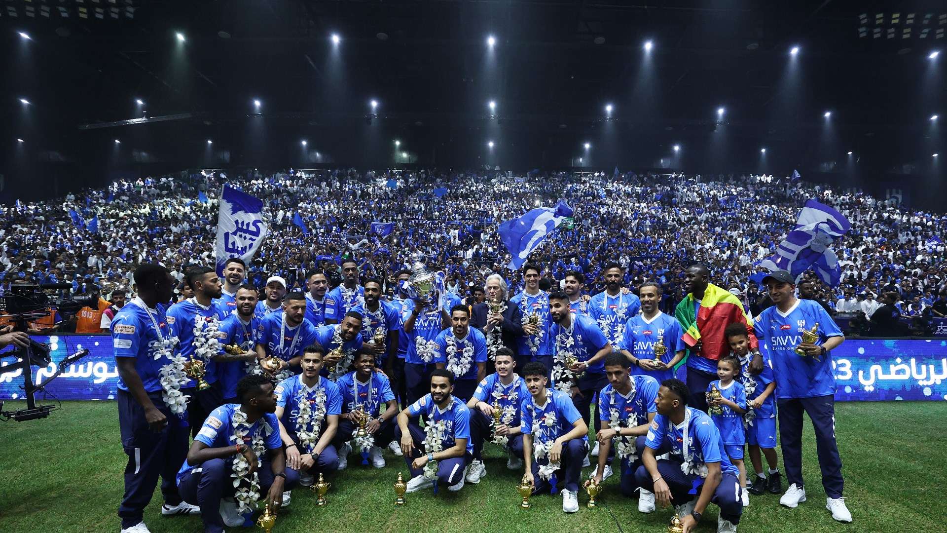 موقف العين الإماراتي من إقالة المدرب كريسبو قبل مواجهة الهلال 