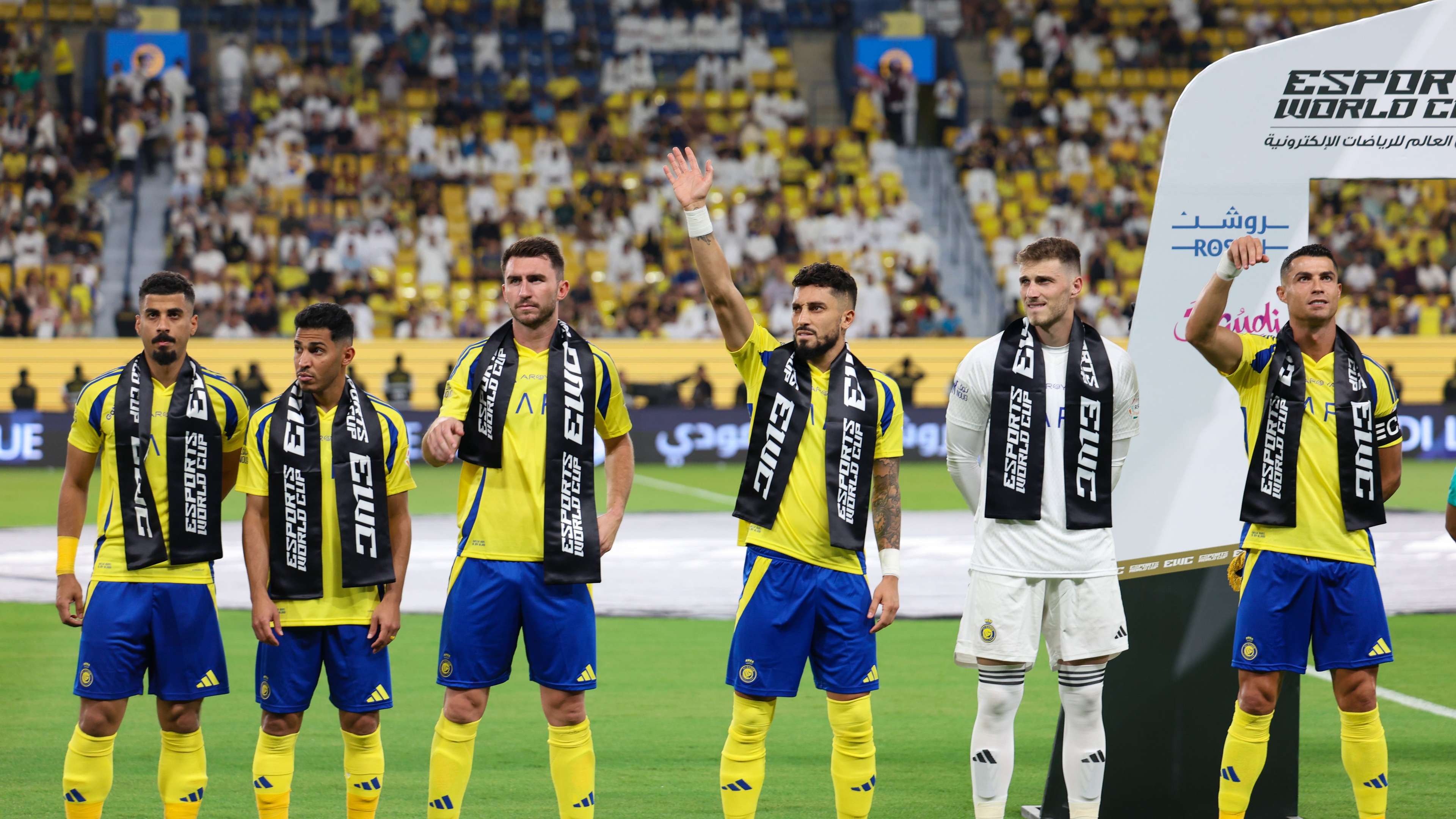 لماذا رونالدو منفتح على تجديد عقده مع النصر؟ 