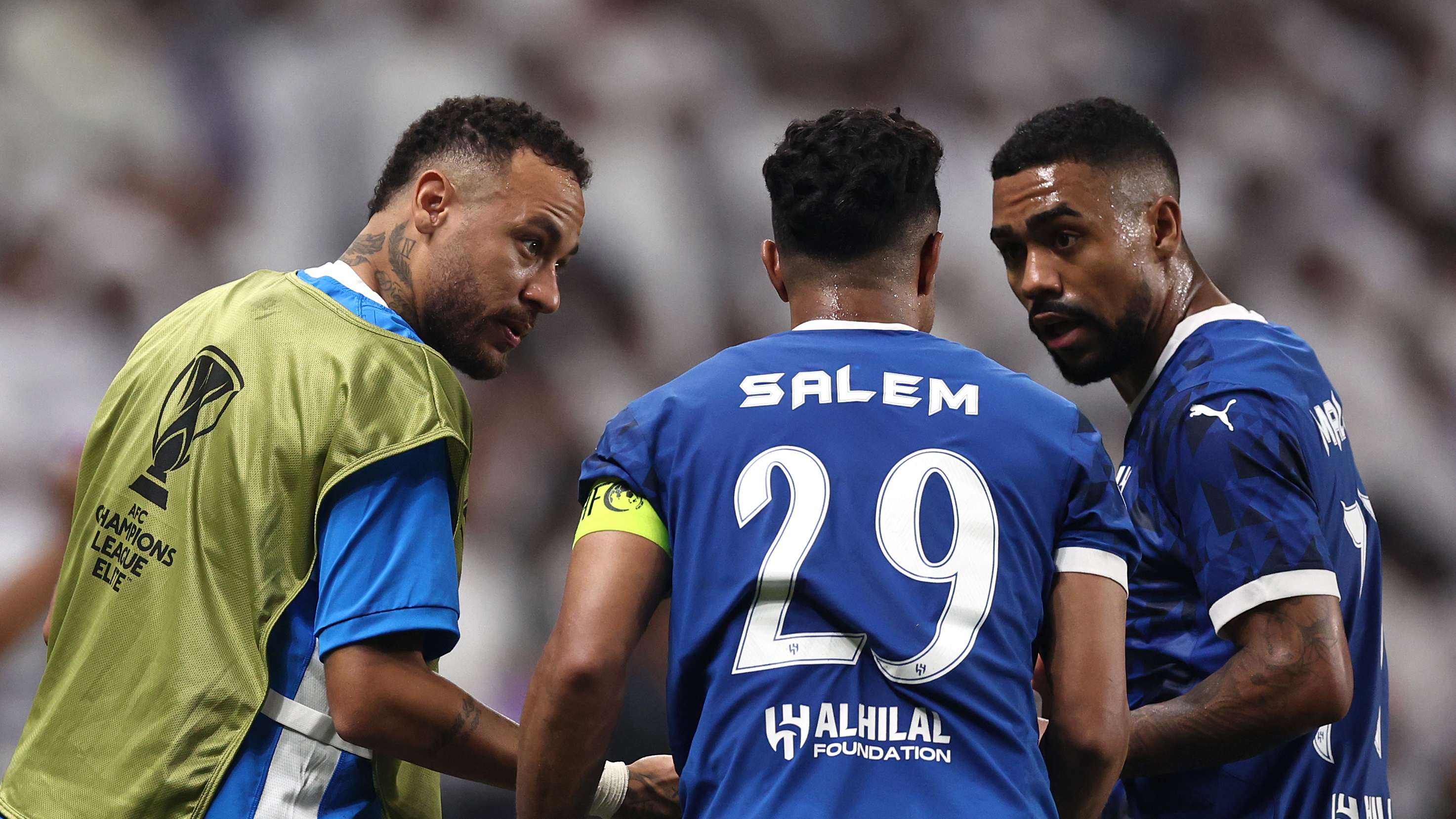 عرض ضخم من الهلال لضم لويس دياز لاعب ليفربول 