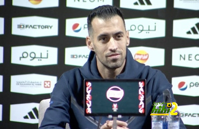 الاتحاد بالزي البديل أمام التعاون 