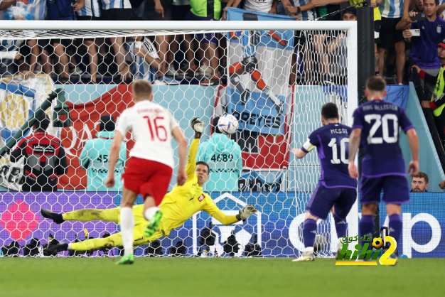 جمهور برشلونة غاضب من إستدعاء بيكيه وروبيرتو لقائمة منتخب أسبانيا في كأس العالم ! 