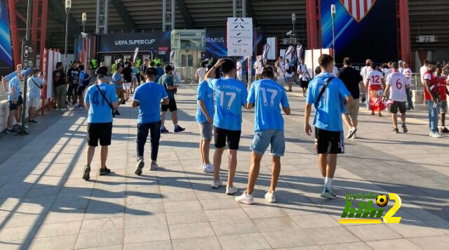 سقوط لاعب فيورنتينا بشكل مفاجئ في الملعب (فيديو) | يلاكورة 