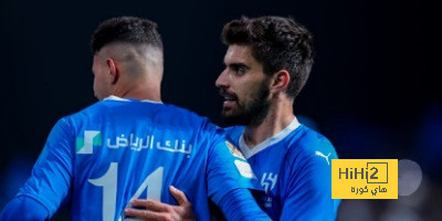 منتخب البرتغال بالقميص الأساسي أمام أيرلندا 