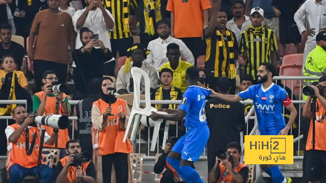 موعد مباراة أولمبيك ليون ضد آينتراخت فى الدورى الأوروبى وموقف عمر مرموش 