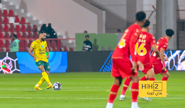 تواجد مميز لجماهير الهلال في ملعب الملز قبل مواجهة الاتحاد 