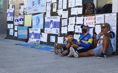 ناجلسمان يستقر على قلبي دفاع ألمانيا أمام أوكرانيا 