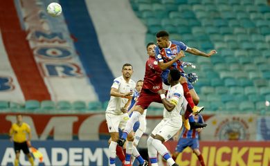 صراع بين الهلال والنصر على التعاقد مع هذا اللاعب 