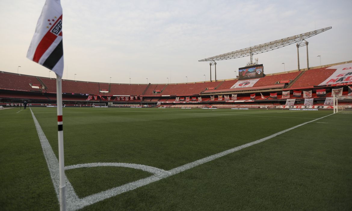 خط دفاع الهلال أمام الرائد في الدوري السعودي 