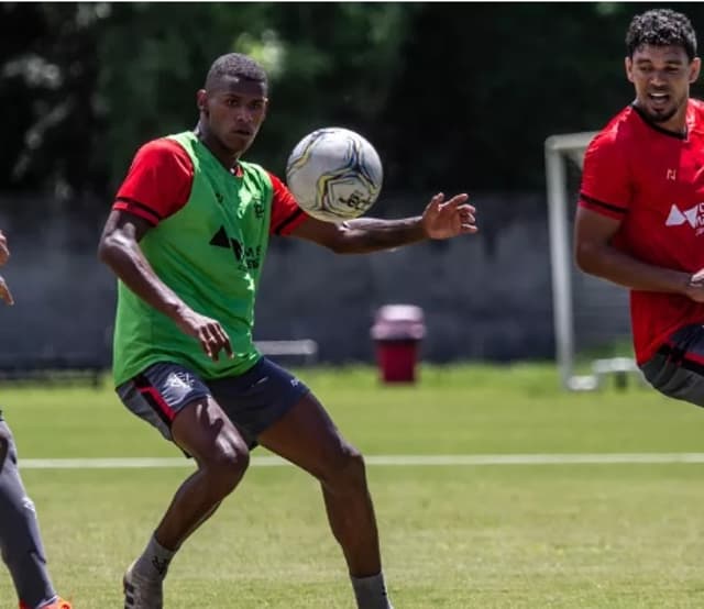 الهلال أحرج الكرة السعودية .. طلب إلى نجوم الاتحاد لـ"الانتقام" من صورة محمود الخطيب المثيرة | 