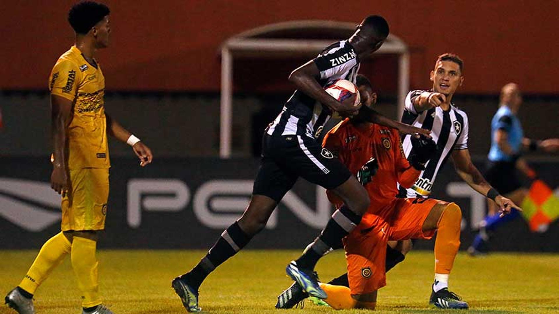 زى النهاردة.. الزمالك يهزم الرجاء المغربى ويتوج بطلاً لقارة أفريقيا 