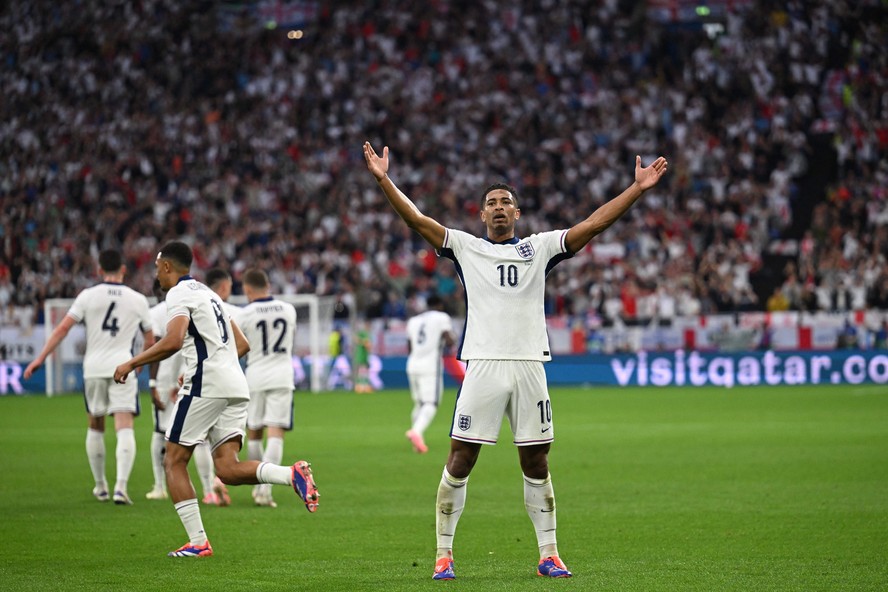 فينيسيوس جونيور يكشف كواليس حديثه مع كارلو أنشيلوتي بعد توليه قيادة ريال مدريد 