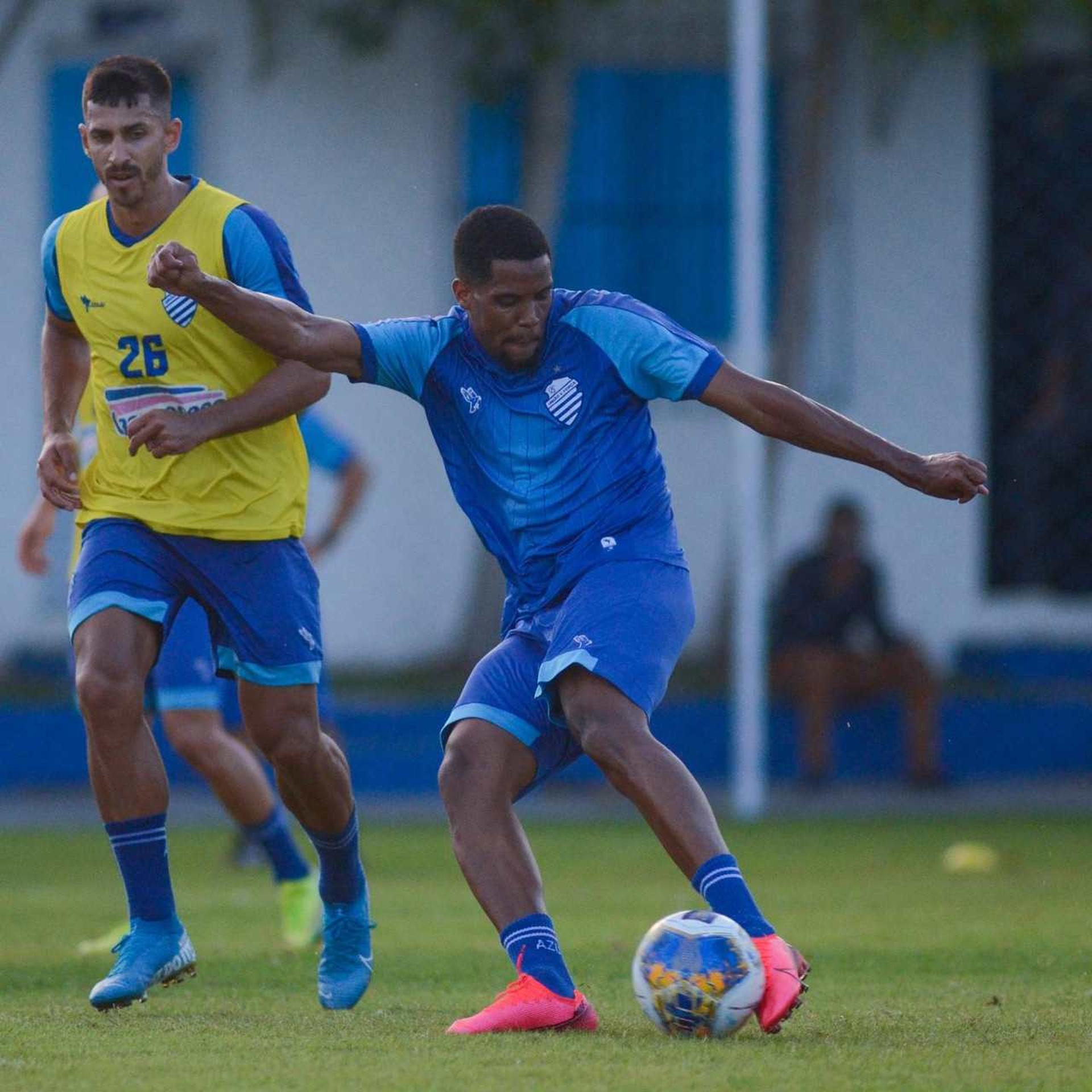 حدث يحدث بين الهلال والاتحاد لأول مرة منذ عشرة سنوات 