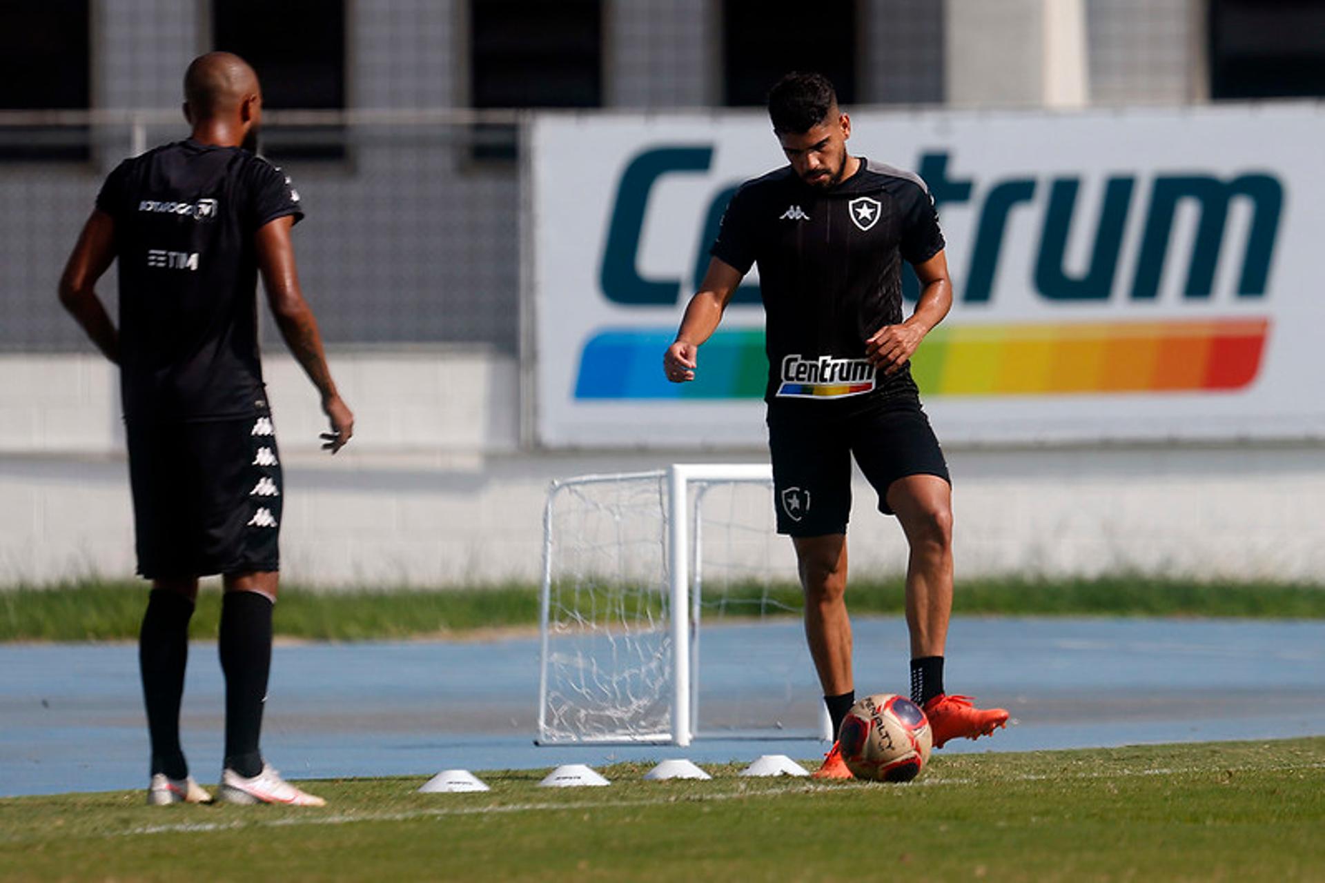 مدرب الجندل يقلل من رياض محرز بعد قهر الأهلي .. ومساعده: "هاتوا لنا النصر وليس الهلال" | 