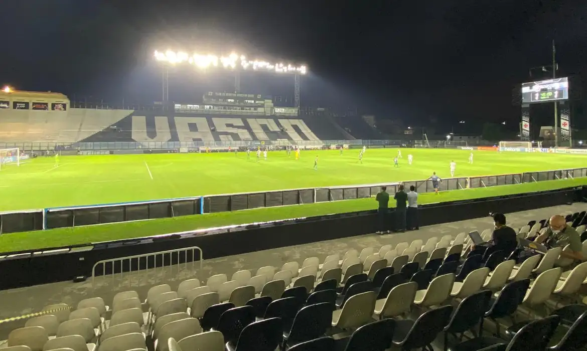 مهاجم نابولي على رادار الدوري السعودي 