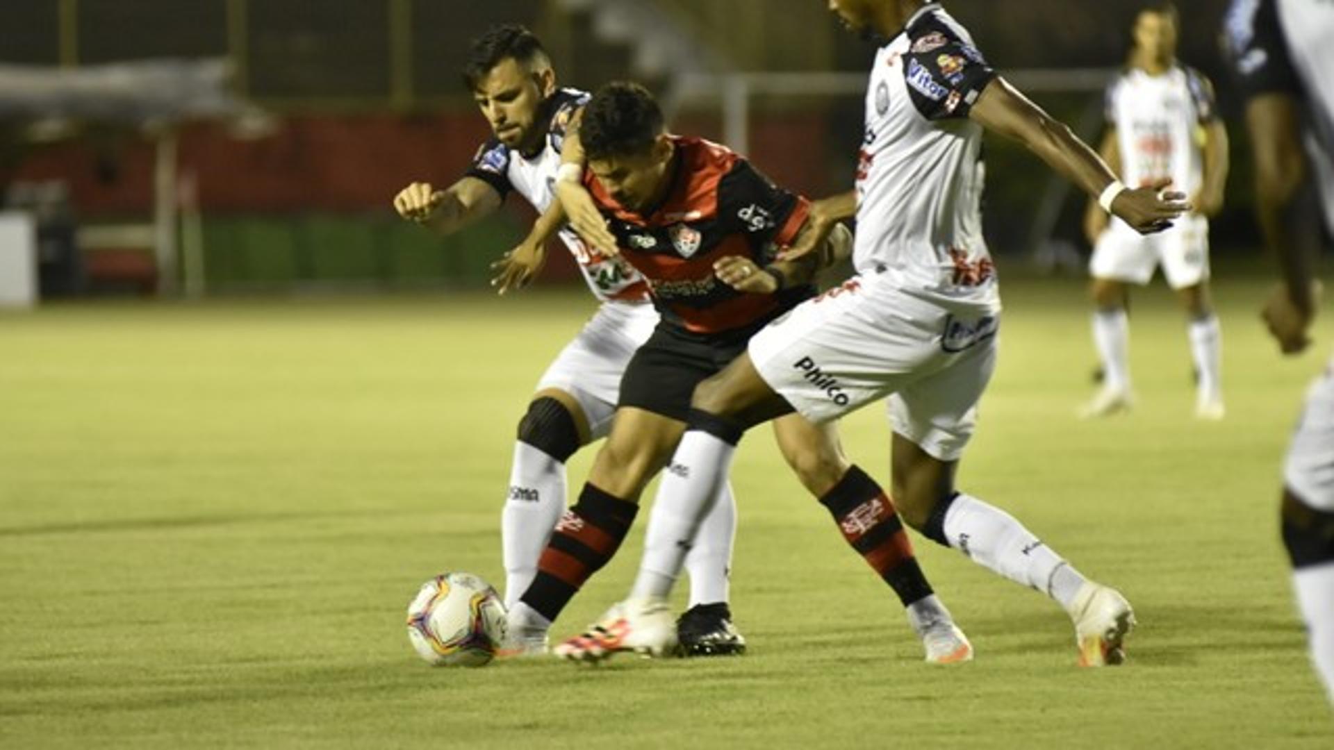 فيتور روكي يحسم موقفه النهائي من عرض الهلال 