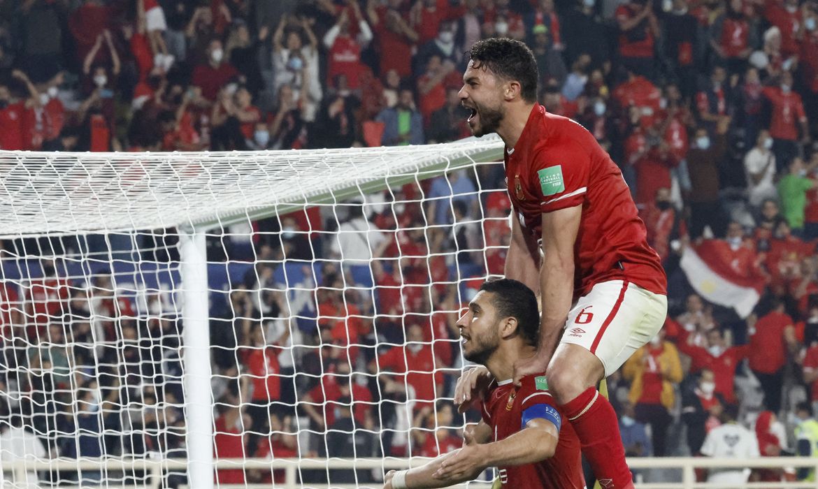 بوروسيا دورتموند يفاجئ ريال مدريد بثنائية فى 4 دقائق بالشوط الأول.. فيديو 