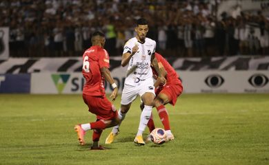 "الهلال لا يقهر!" .. ستيفانو بيولي يكشف أسباب موافقته على تدريب النصر ويتحدث عن الديربي وكريستيانو رونالدو | 