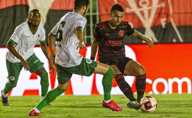 لاعب الهلال أحرجه ومحمد العويس تصدى له .. حصيلة عمر السومة مع العربي أمام الزعيم بعد غياب عامين | 