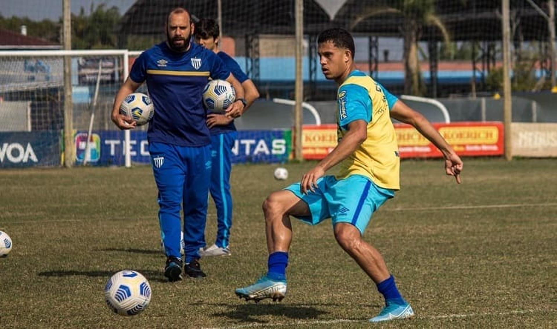 عقبة عودة إبرا للميلان 