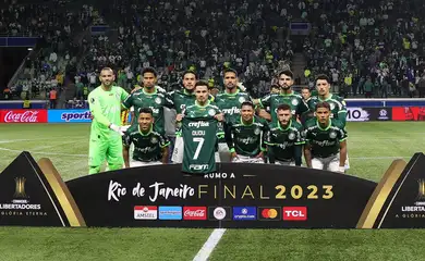 جيسوس يهيمن على جائزة الأفضل في الدوري السعودي 