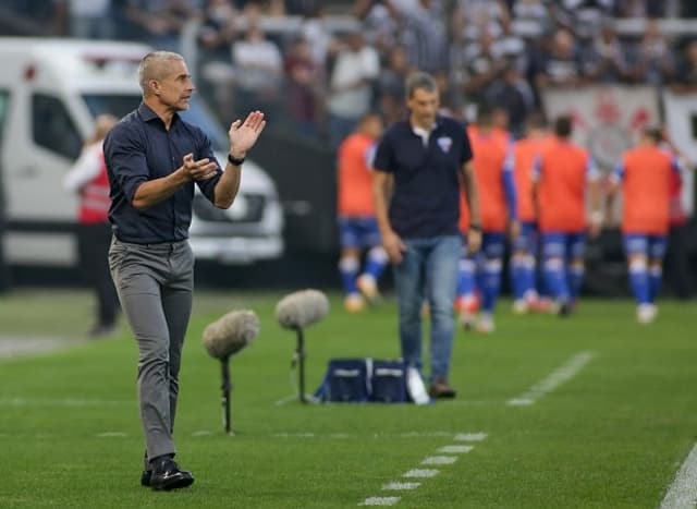 رغم الانتصارات المتتالية.. الهلال في خطر 