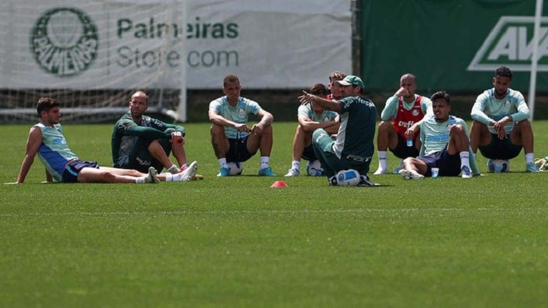 ما القنوات الناقلة لمباراة فالنسيا وريال مدريد في الدوري الإسباني 2023-2024 وكيف تتابعها عبر الإنترنت؟ | 