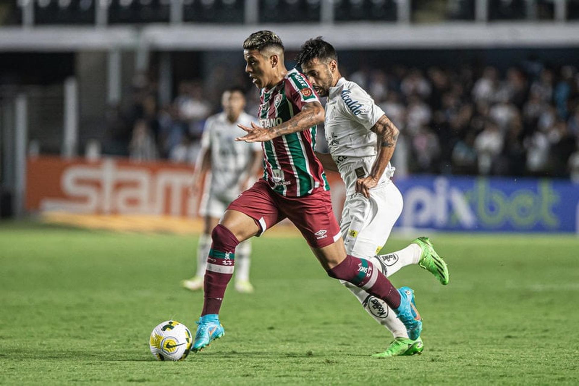 تأثير الهلال يظهر على نيفيز في البرتغال 