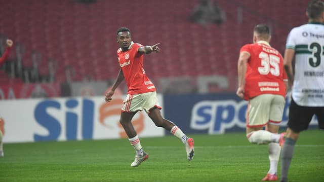 رسميًا | "أصبح واحدًا منّا" .. النصر يعلن التعاقد مع أوتافيو | 