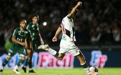 هجوم الهلال أمام الشباب في الدوري السعودي 