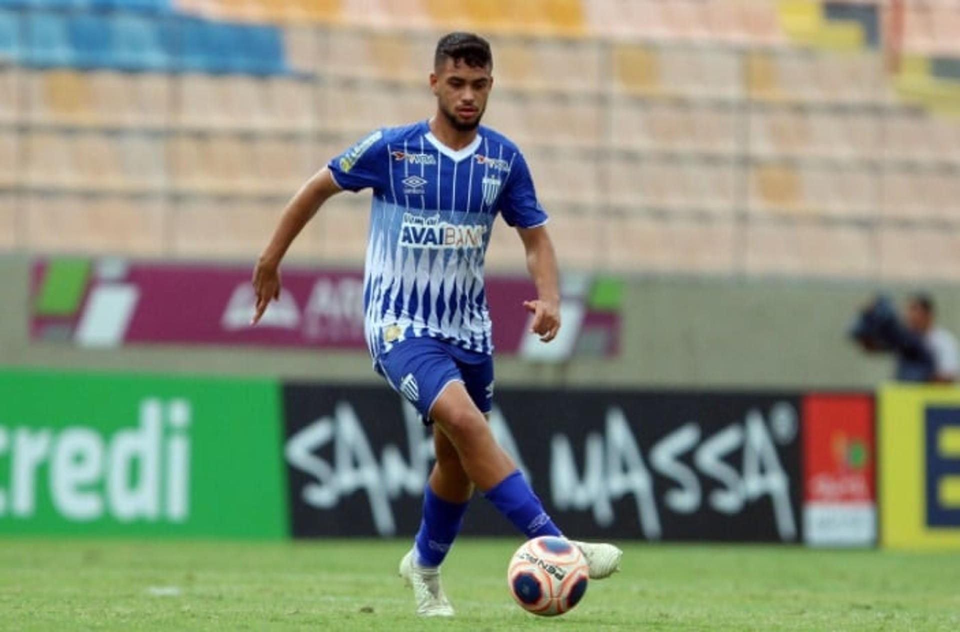 ضربة مزدوجة .. إصابة ثنائي الاتحاد الأجنبي قبل كلاسيكو الهلال الكبير | 