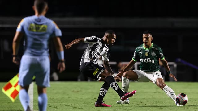 لا يوجد أفضل من ياسين بونو في الدوري السعودي 