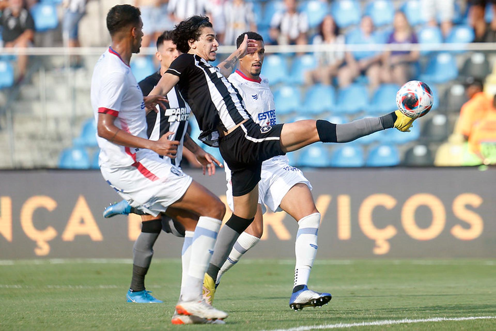 إنقاذ لاعب إبشواى بعدما بلع لسانه أثناء مباراة بدورى القسم الثالث بالفيوم 