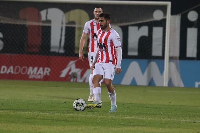 جوميز يطالب الزمالك بإبعاد اللاعبين عن العروض والتجديد 