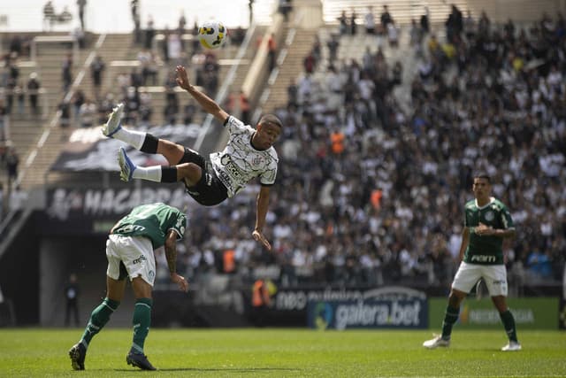 صورة : القناع الفائز الذي اختاره المشجعون لمبابي في بطولة اليورو 