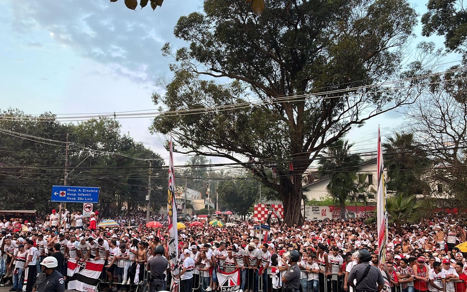 الفرصة الأفضل لريال مدريد للتعاقد مع الفونسو ديفيز 