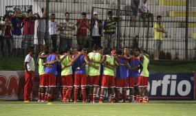 الهلال يهزم الوحدة بثنائية في الدوري السعودي 