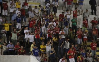 الهلال يهزم الوحدة بثنائية في الدوري السعودي 