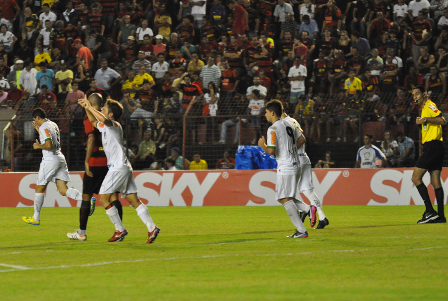 النصر يهزم التعاون برباعية ويواصل الزحف نحو صدارة الدوري السعودي 