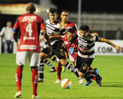 نجم الأهلي يفضل الانسحاب أمام الاتحاد في هذه الحالة! .. ويرد: "هل يتكرر سيناريو الهلال؟" | 